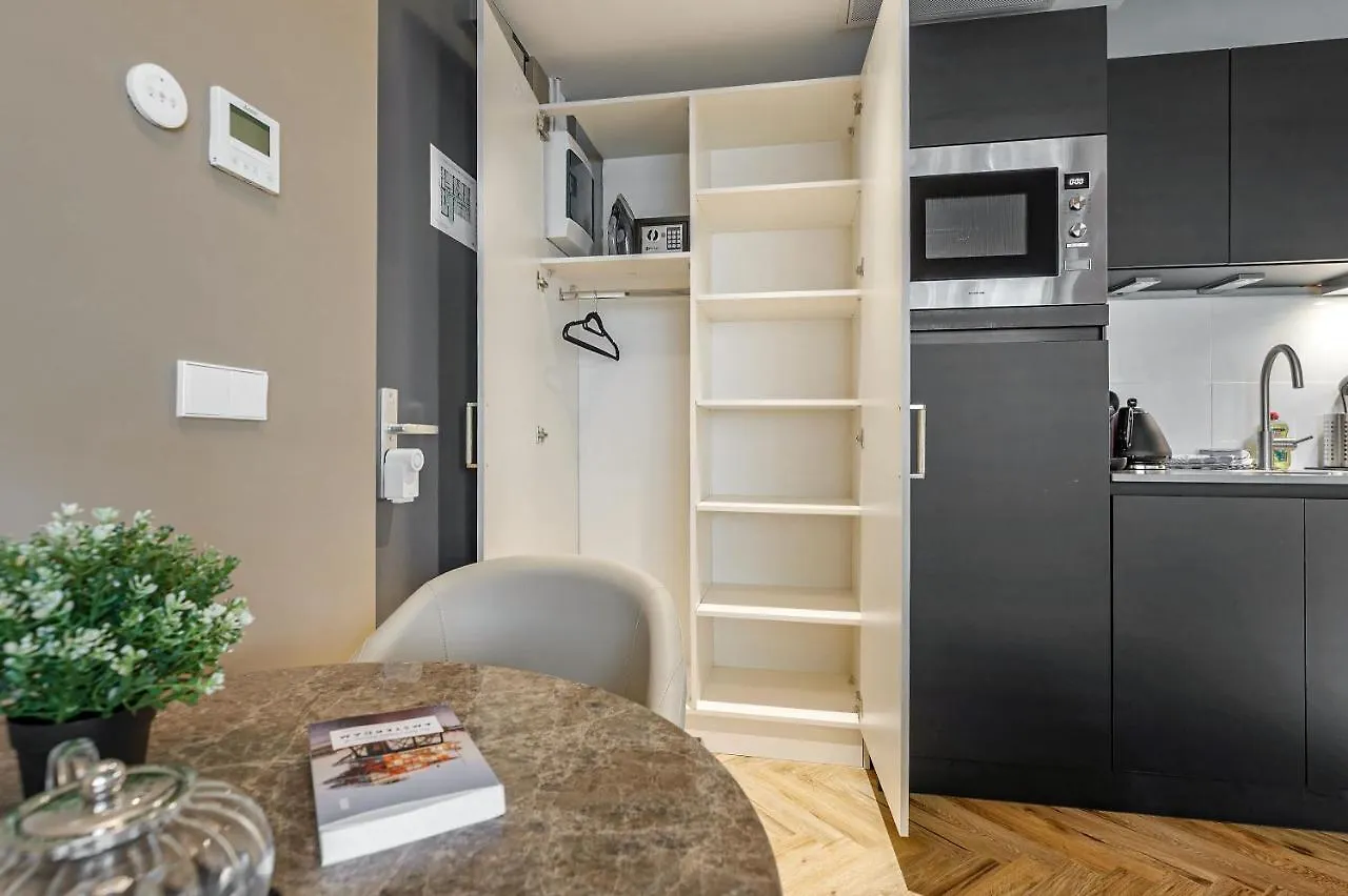 Bens The Walton Apartment Amsterdam